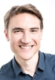 声達英語ナレーターAlex